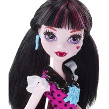 Monster High Главные персонажи в модных нарядах Дракулаура