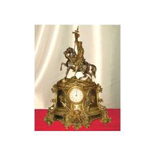 Часы каминные "Рыцарь-знаменосец"