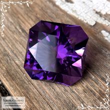Насыщенный аметист из Бразилии (Байя) огранка в Баснословно квадрат-октагон 19мм 32,35 карата