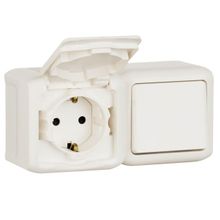 Legrand Блок выключатель одноклавишный и розетка 2К+З Legrand Quteo 16A 250V с з со шторками крышкой IP44 белый 782318 ID - 242842