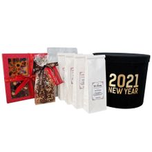 Подарочный набор чая, кофе и шоколада "Новый год 2021" в бархатной коробке