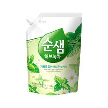 Средство для мытья посуды в мягкой упаковке Зеленый чай Aekyung Soonsaem Herb Green Tea 1,176мл