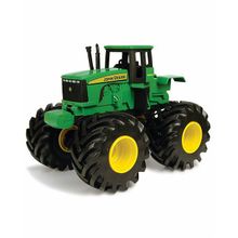 Трактор Tomy Monster Treads с большими колесами с вибрацией и звуком