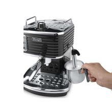 Кофеварка рожковая Delonghi ECZ 351.BK Scultura