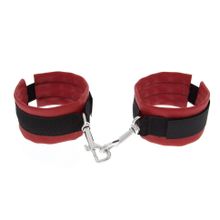 Красно-чёрные полиуретановые наручники Luxurious Handcuffs (84839)