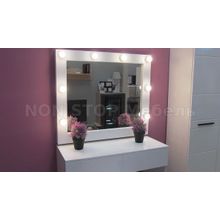 Туалетный столик для макияжа