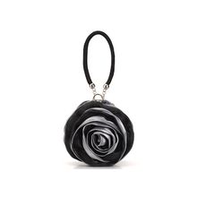 Шелковый клатч в форме розы