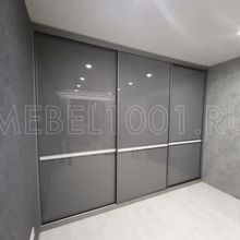 Шкаф-купе встроенный, стекло лакобель