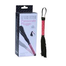 Erokay Аккуратная плетка с розовой рукоятью Passionate Flogger - 39 см. (розовый с черным)