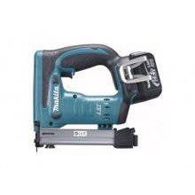 Аккумуляторный степлер скобозабиватель Makita BST220RFE